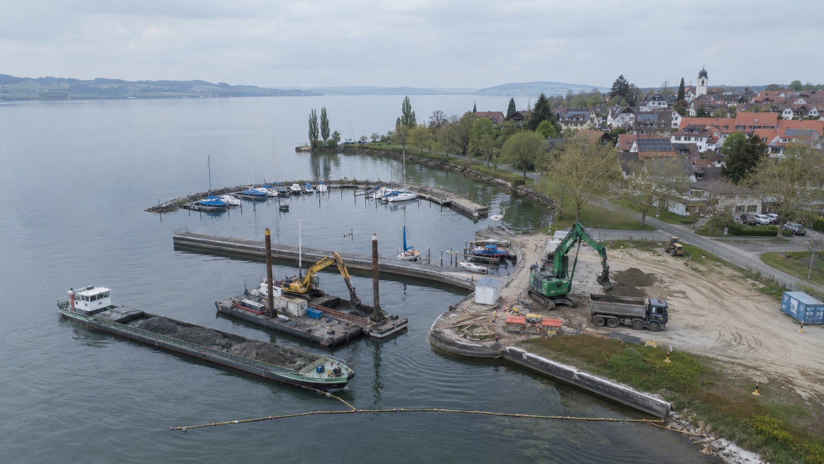 Hafenausbaggerung in Bodman-Ludwigshafen